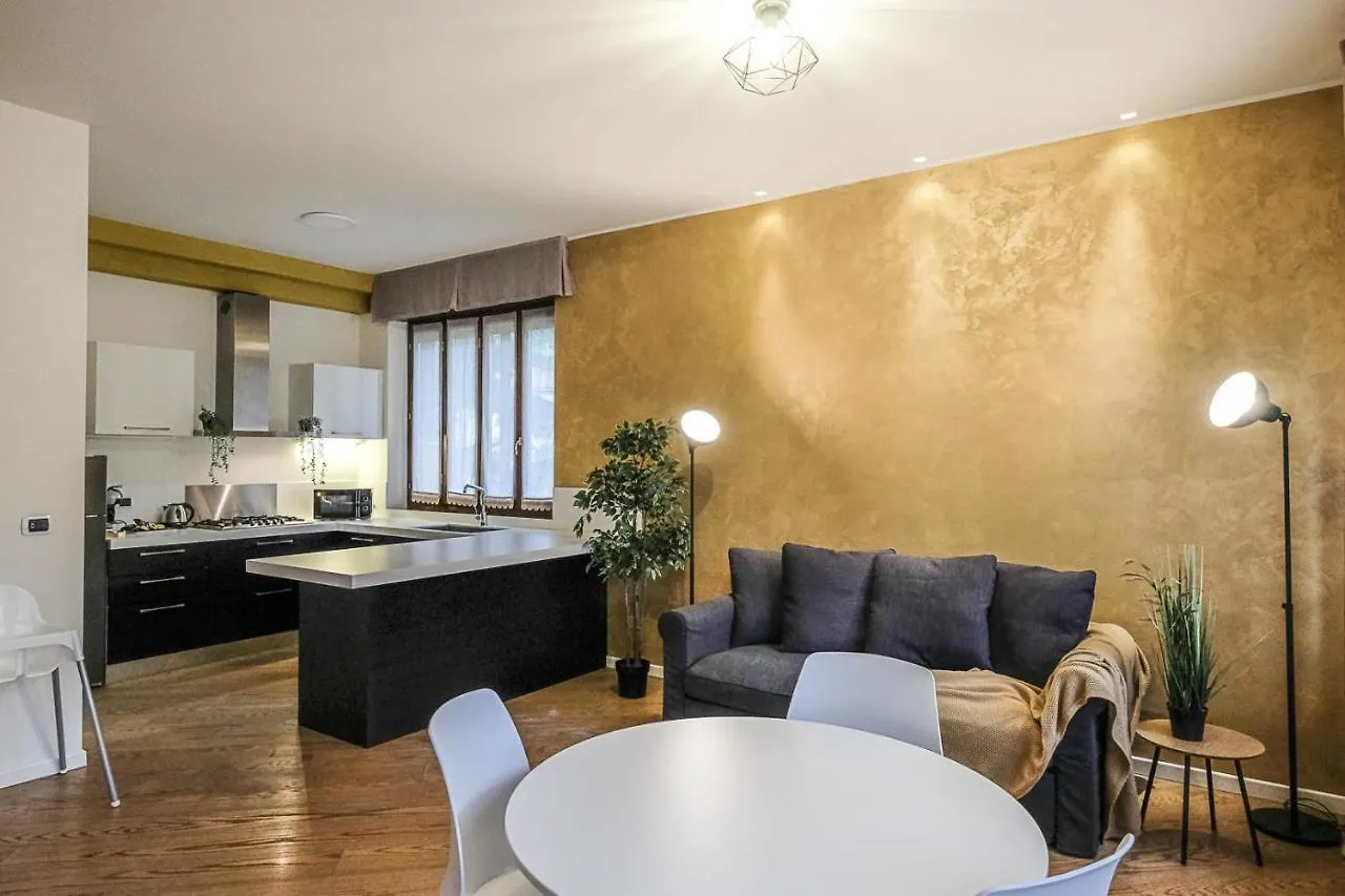 Verona Suites And Rooms 0*,