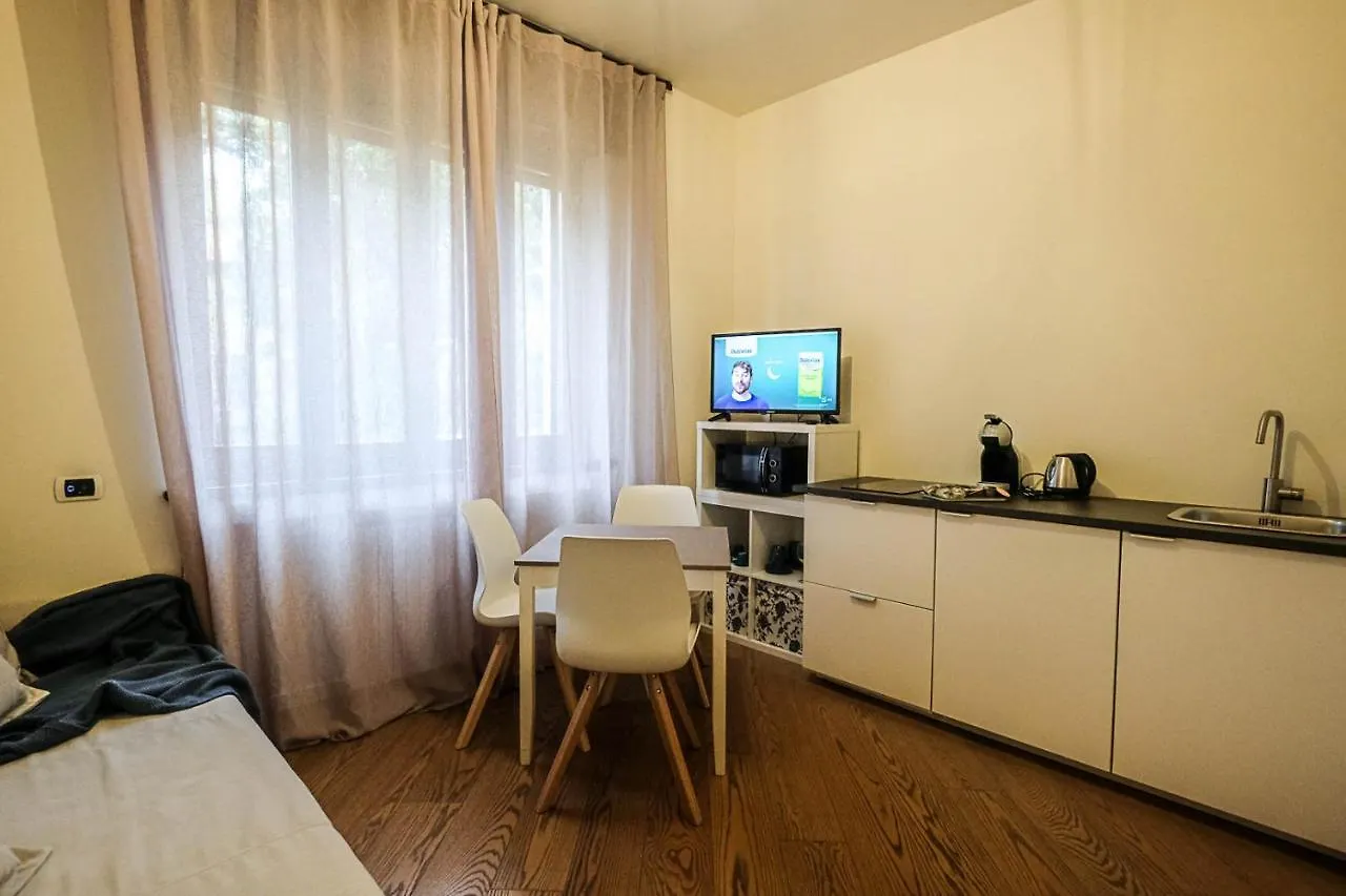 Verona Suites And Rooms 0*,